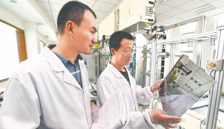玻璃反應釜的安裝及維護